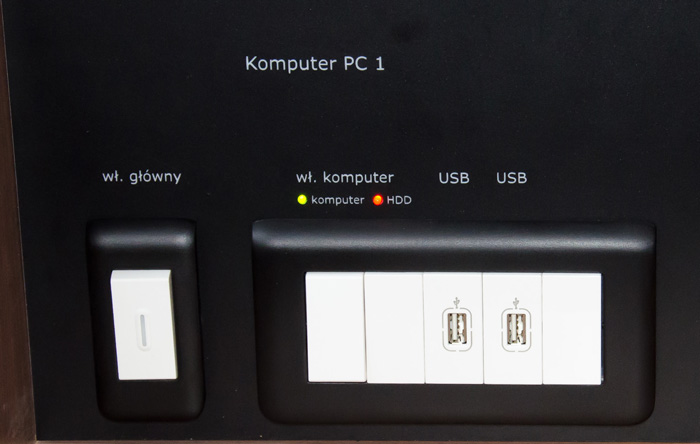panel multimedialny 02 700